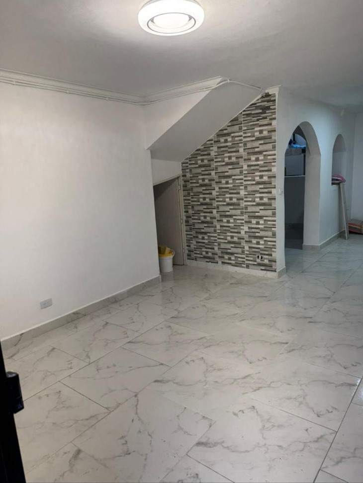  SE VENDE CASA PRIMER PISO CON LOCAL 88.43 m² EEP-1065 – MANRIQUE CENTRAL